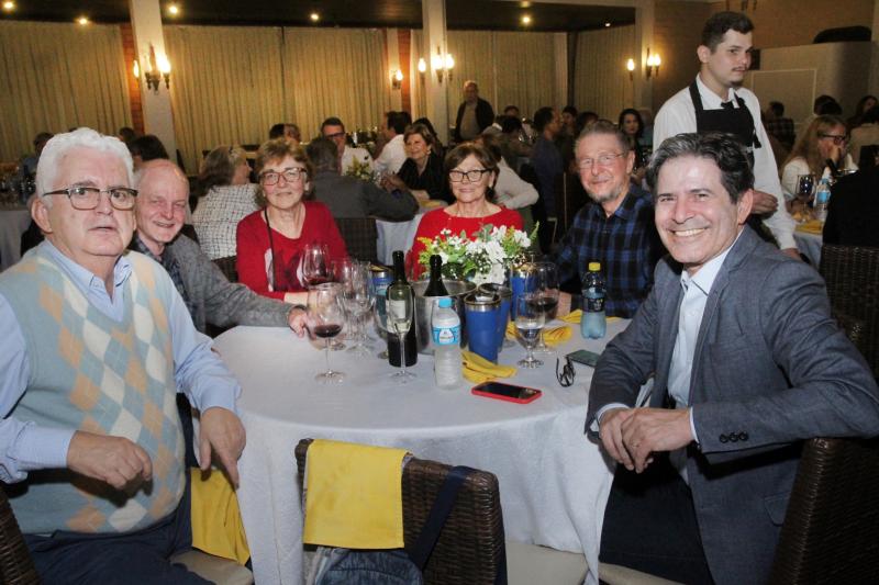 Noite de Queijos e Vinhos - 2024