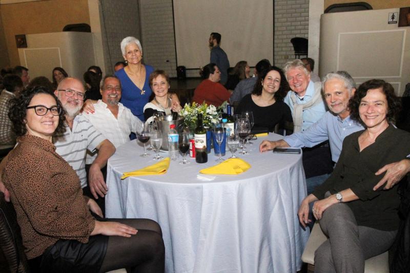 Noite de Queijos e Vinhos - 2024